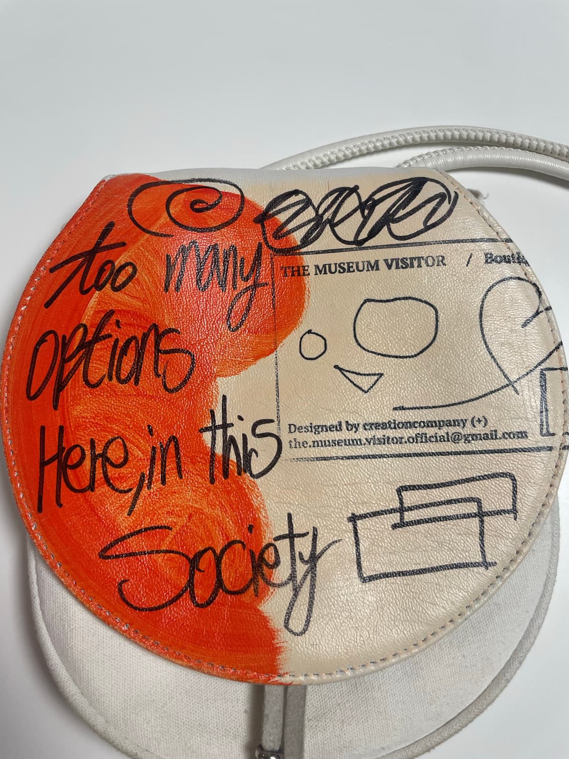 뮤지엄비지터 아카이브 미니백 상품이미지1