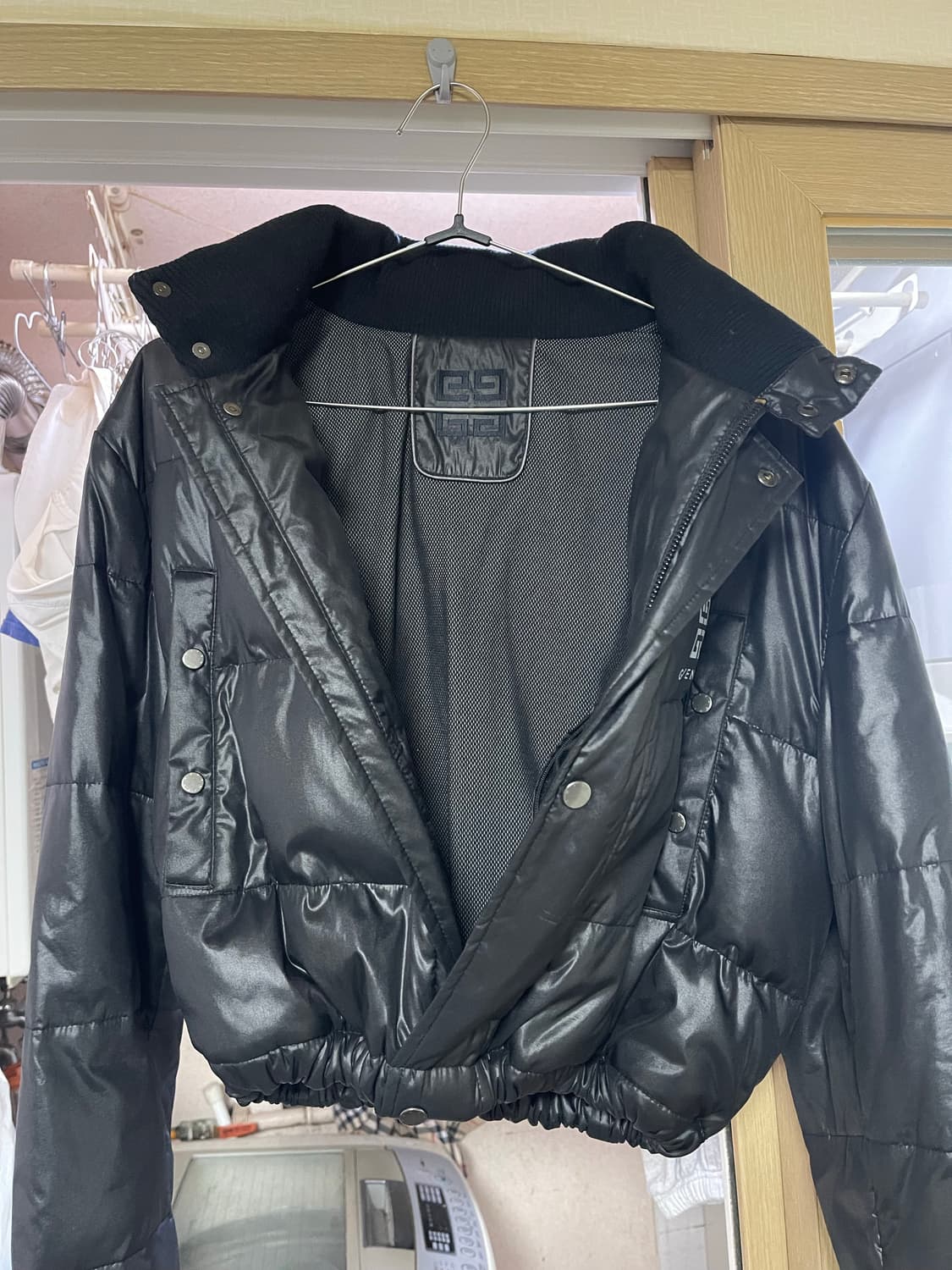 지방 크롭 블랙 퍼퍼 재킷 상품이미지9