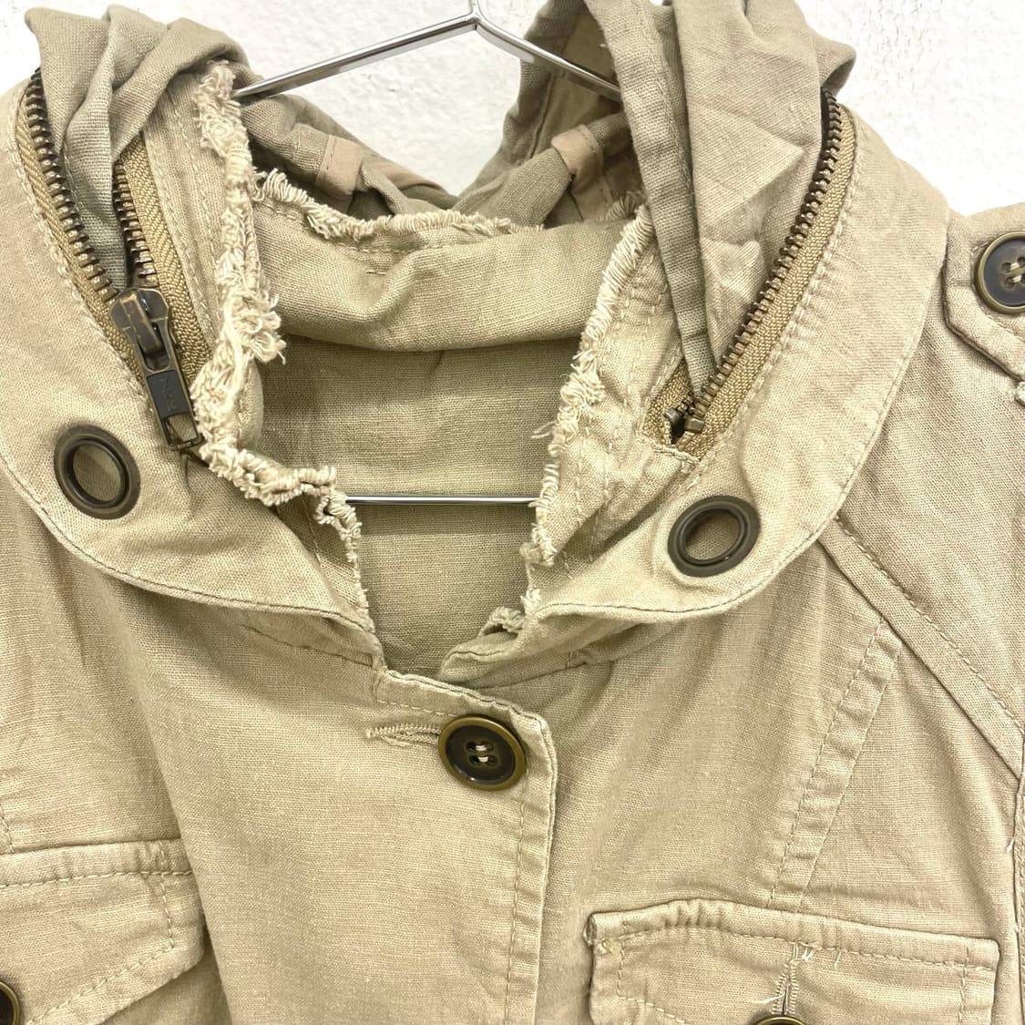 Beige hooded safari vest 상품이미지3