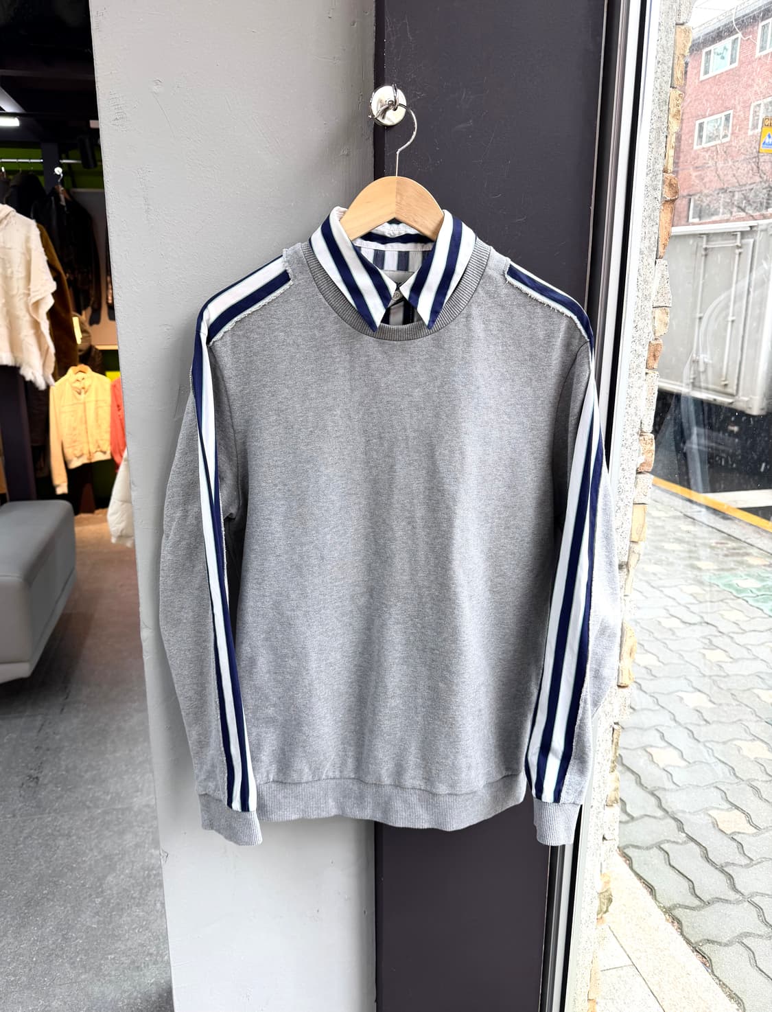 .46/ 솔리드옴므 백로고 셔츠레이어링 맨투맨 상품이미지2