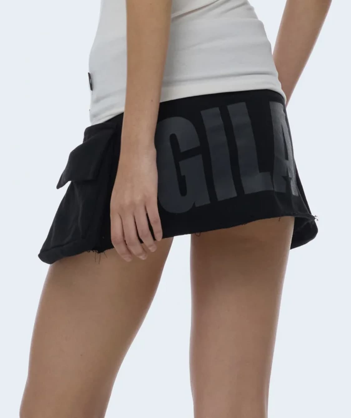 길라 아카이브 미니스커트 BOLD LOGO POCKET SKIRTS_BL 상품이미지1