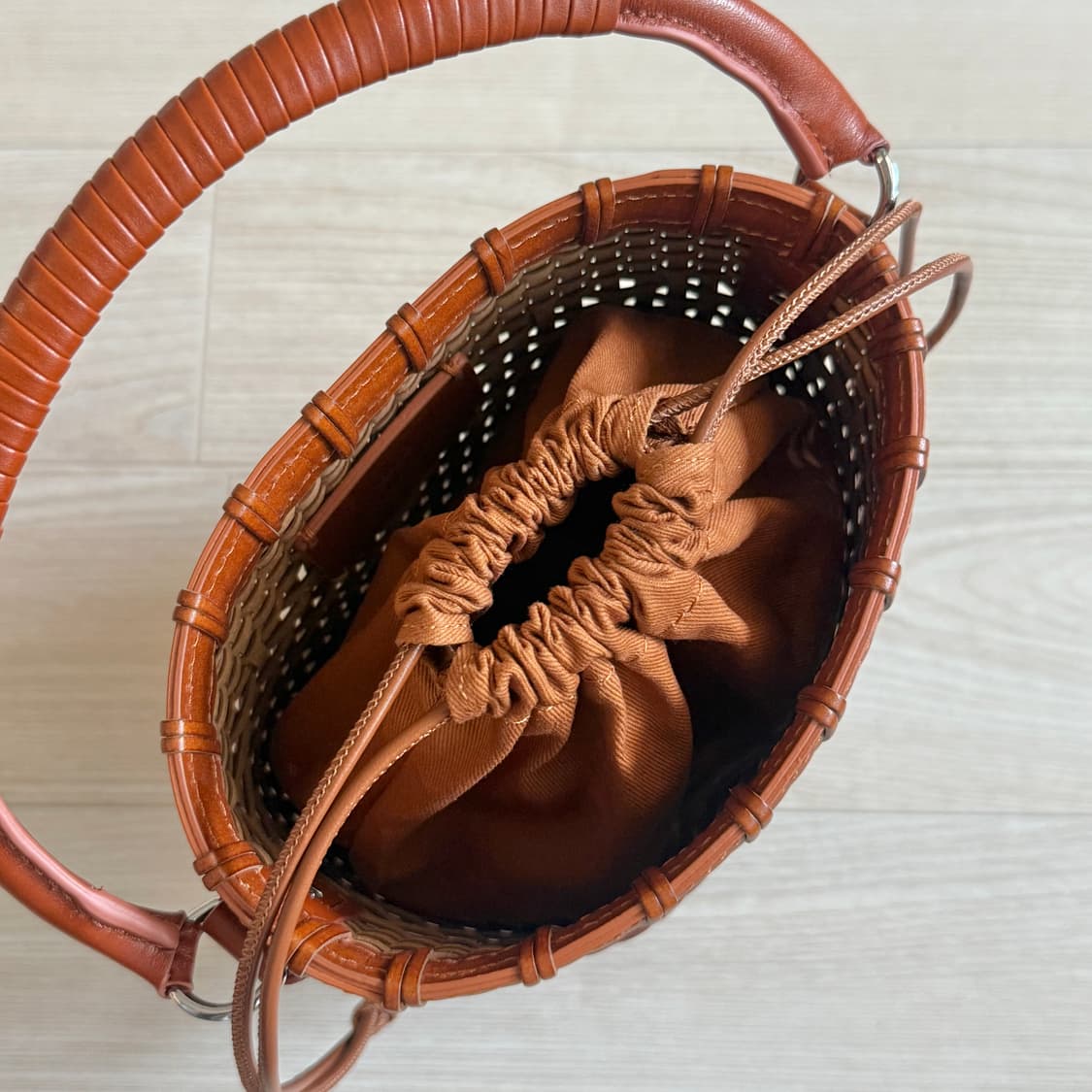 (새상품) 아뜰리에 드 루멘 가방 트위그 바스켓 토트백 상품이미지5