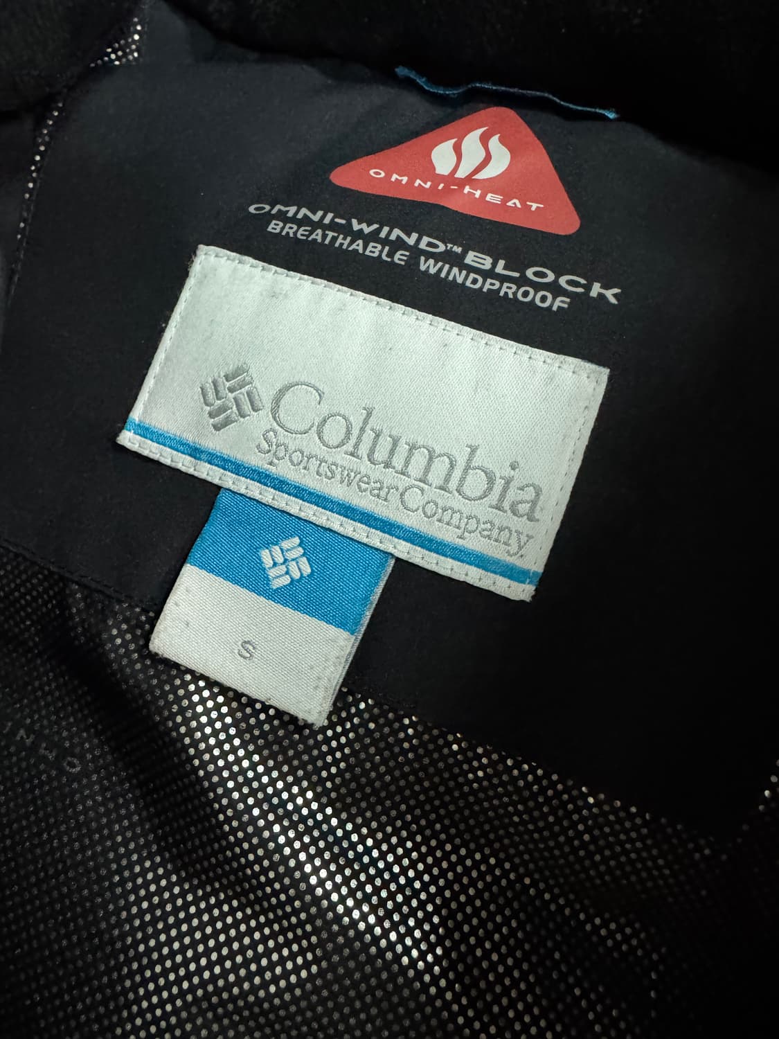 컬럼비아 옴니히트 구스다웅 발열 후드 패딩 점퍼 블랙 상품이미지4