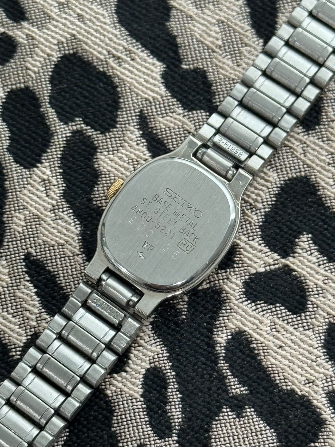 90s 빈티지 세이코 로마인덱스 쿼츠 상품이미지6