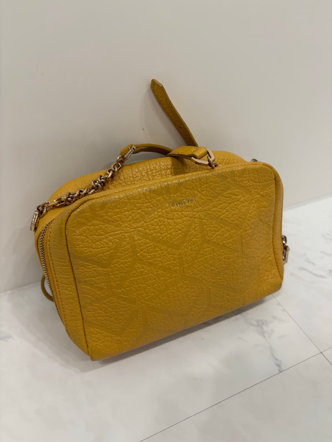 빈치스 플루토네소가죽크로스백 상품이미지2