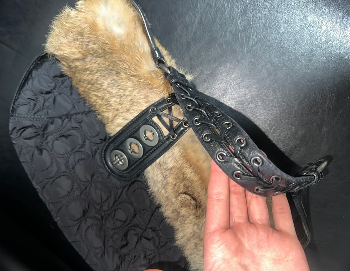 코치 y2k 빈티지 한정판 퍼 레이스업 백 상품이미지4