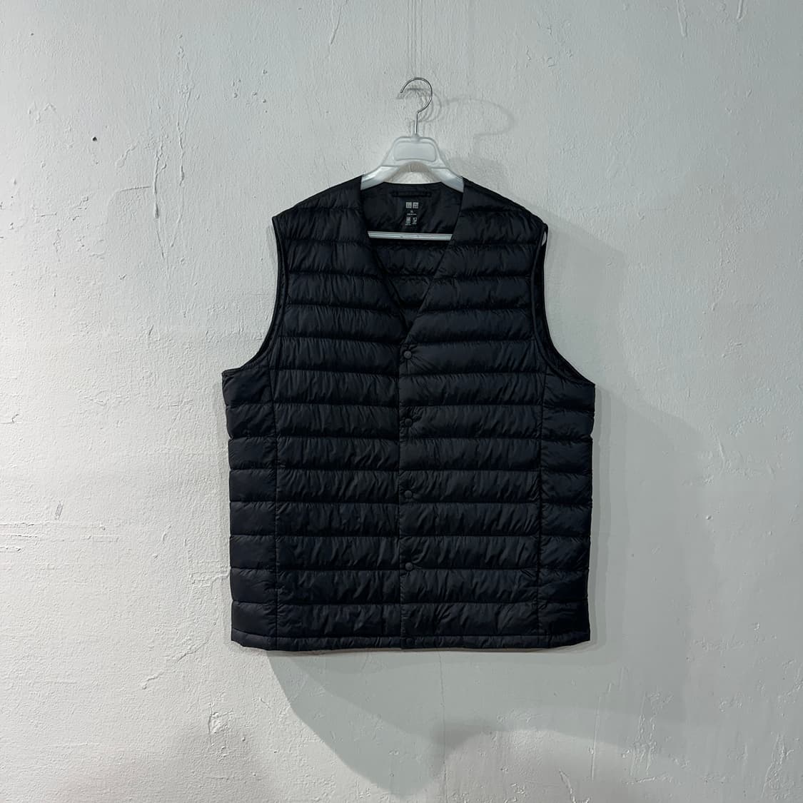 유니클로 경량패딩조끼 XL 상품이미지1