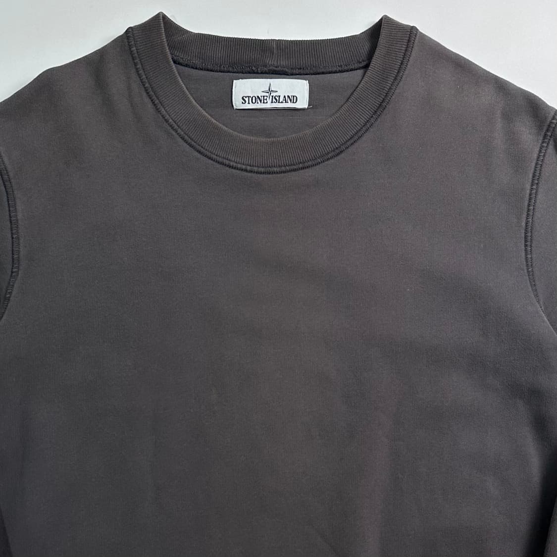 스톤아일랜드 기모 와펜 맨투맨 상품이미지2