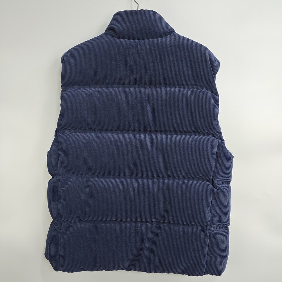 게스(GUESS) 코듀로이 덕다운 패딩 베스트 네이비 L 상품이미지4