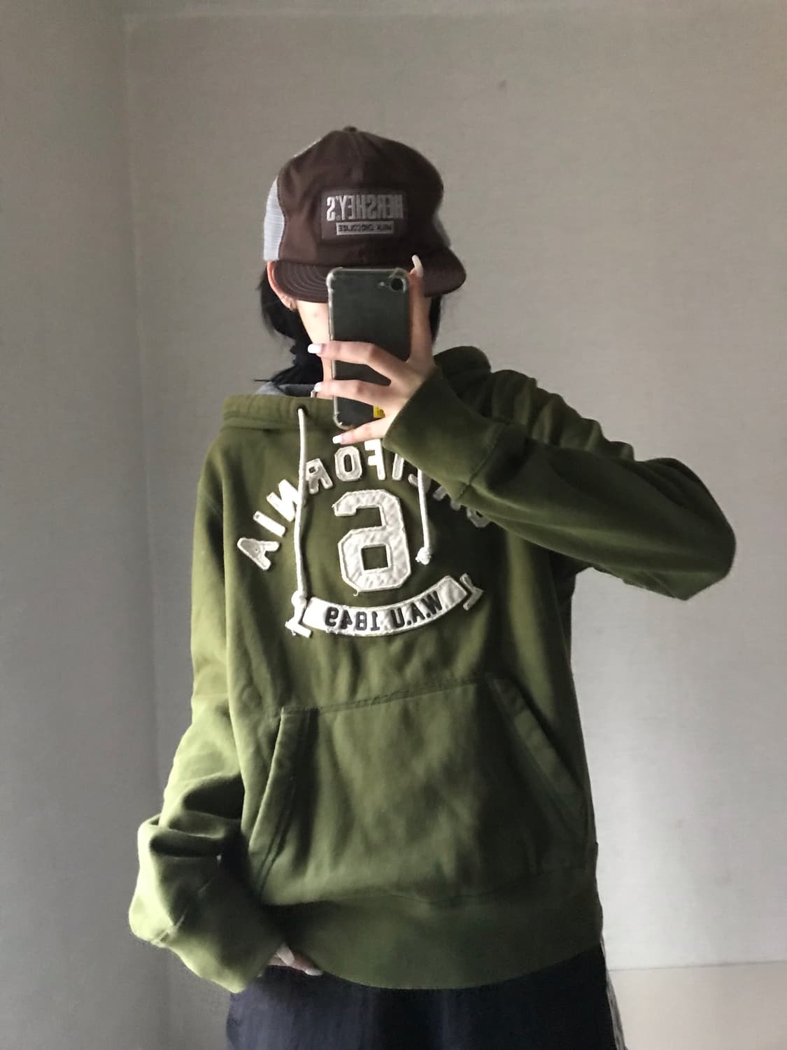 후아유 카키 후드티 상품이미지1