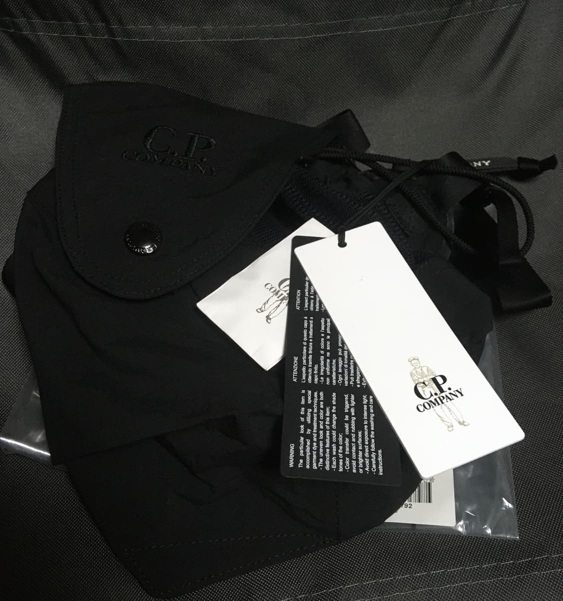 CP컴퍼니 숄더백 블랙 판매합니다  상품이미지5