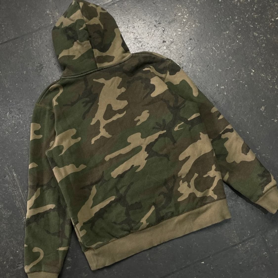 95 칼하트 카모 후드티 상품이미지5