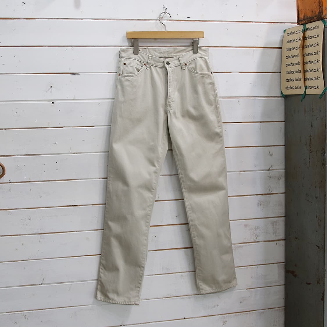 (착용컷) Lee 아이보리 진 (남성용 30) 상품이미지2