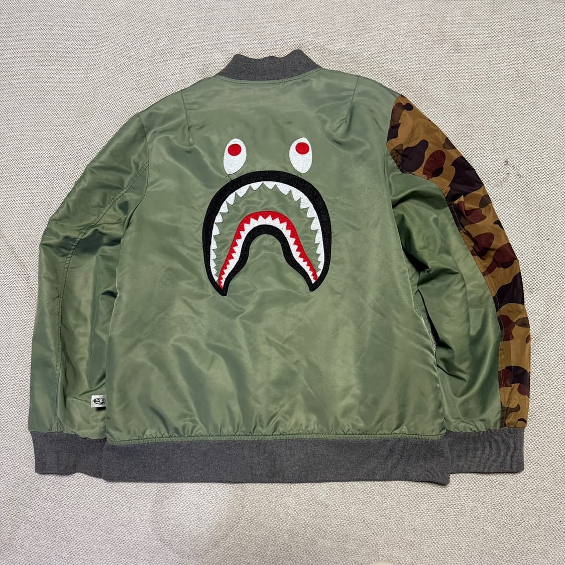 베이프 ma-1 샤크 항공 자켓 상품이미지10