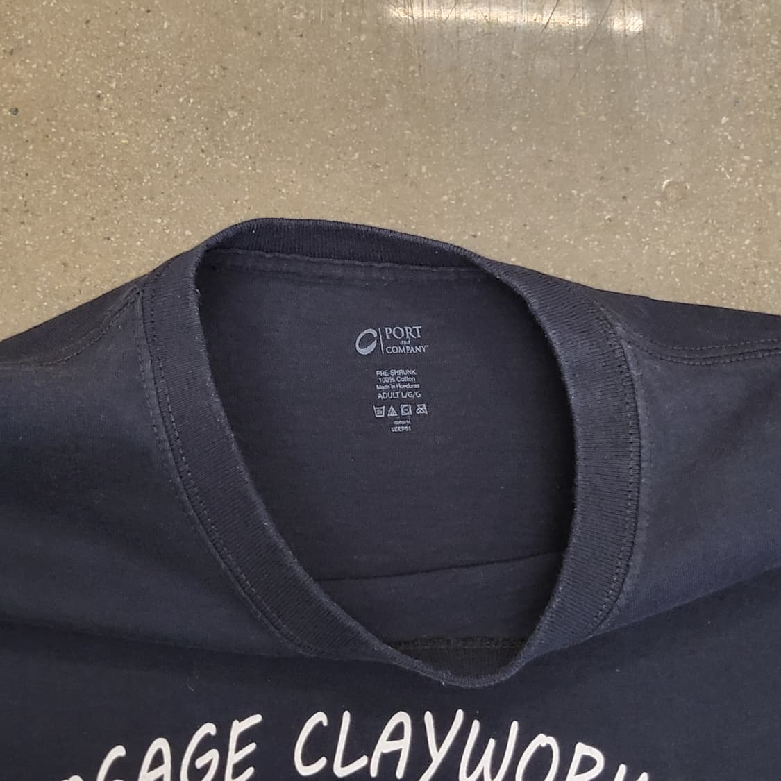 포트앤컴퍼니 Osage Clayworks 블랙 반팔 티셔츠 상품이미지3