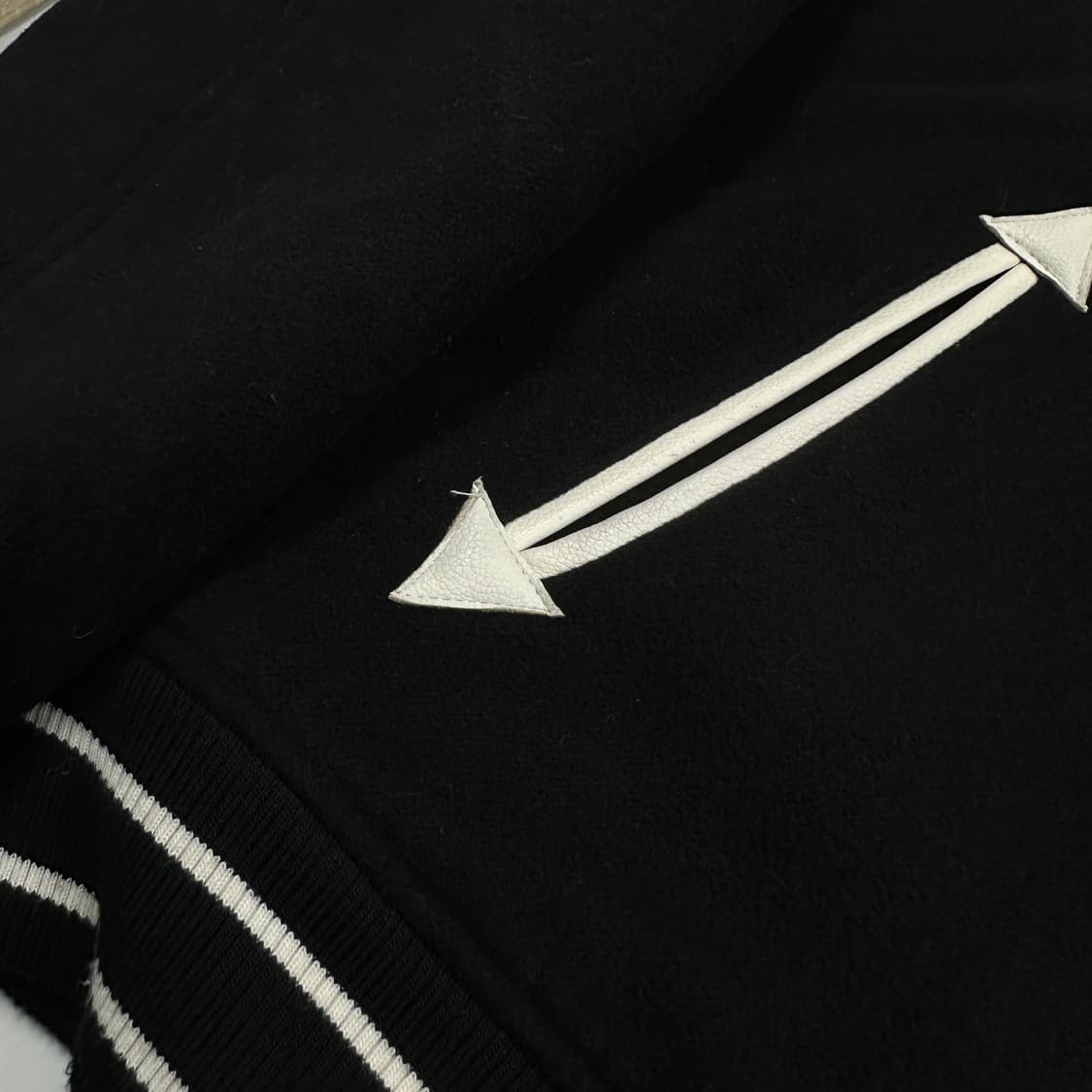 파르티멘토 블랙 울 레더 배색 스타디움 자켓 상품이미지3