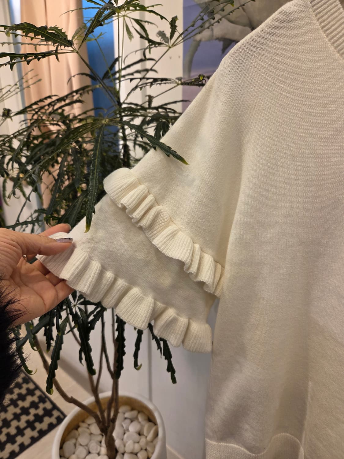 DKNY 프릴 반팔 니트티 상품이미지3