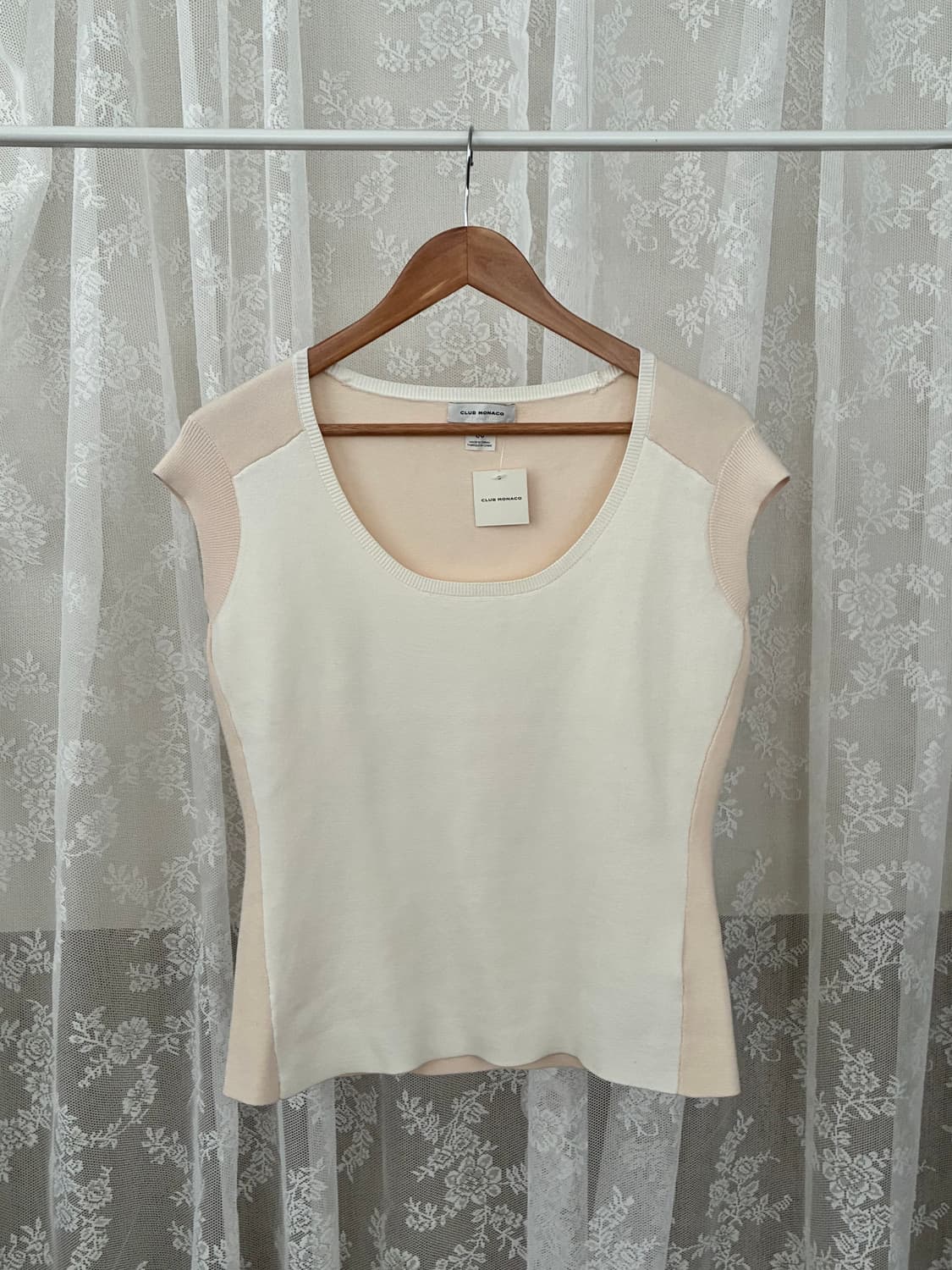L) 새상품 클럽모나코 슬리브리스 니트 탑 상품이미지1