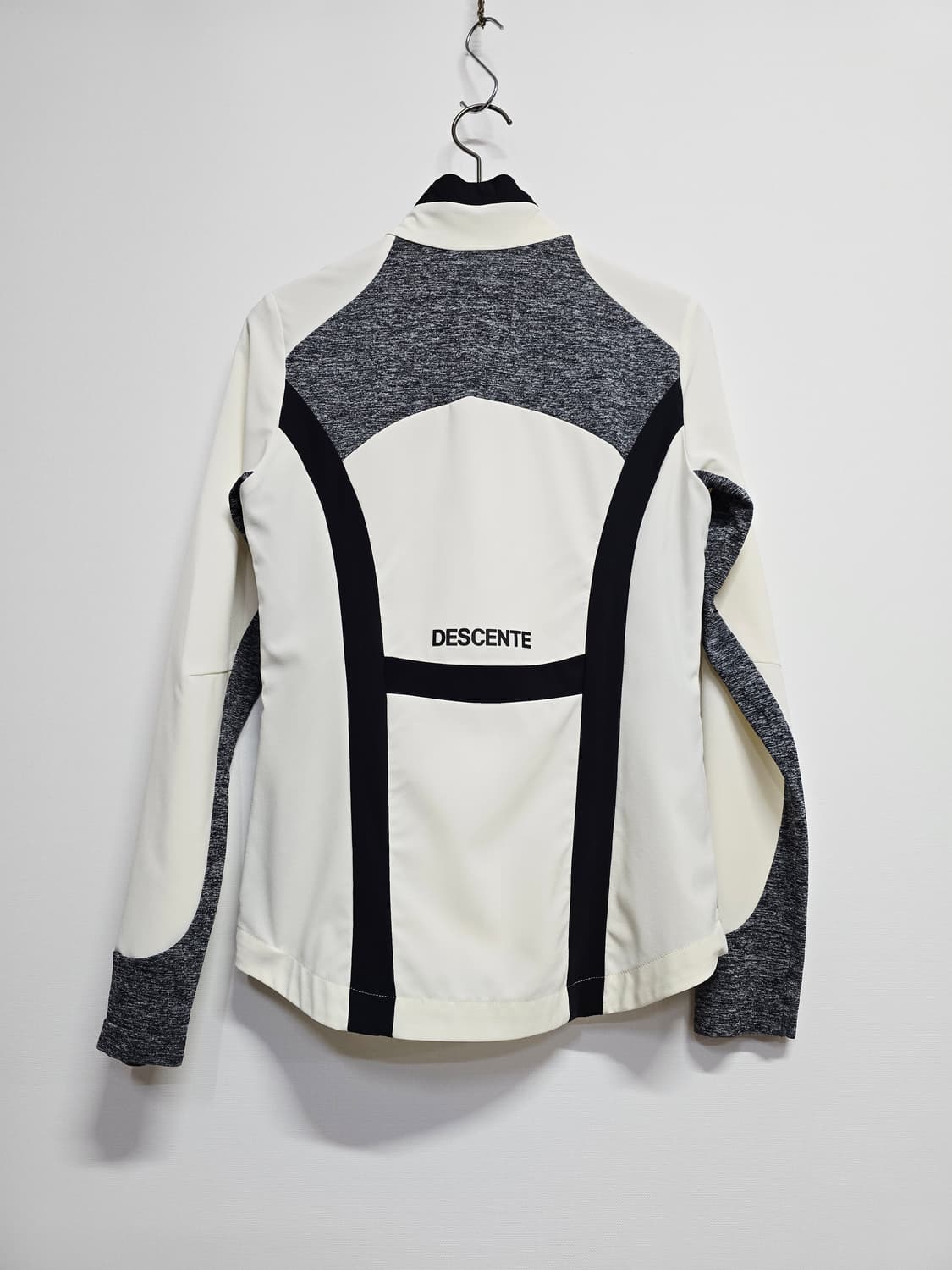 데상트 여성 아이보리 바람막이 자켓 집업 상품이미지5