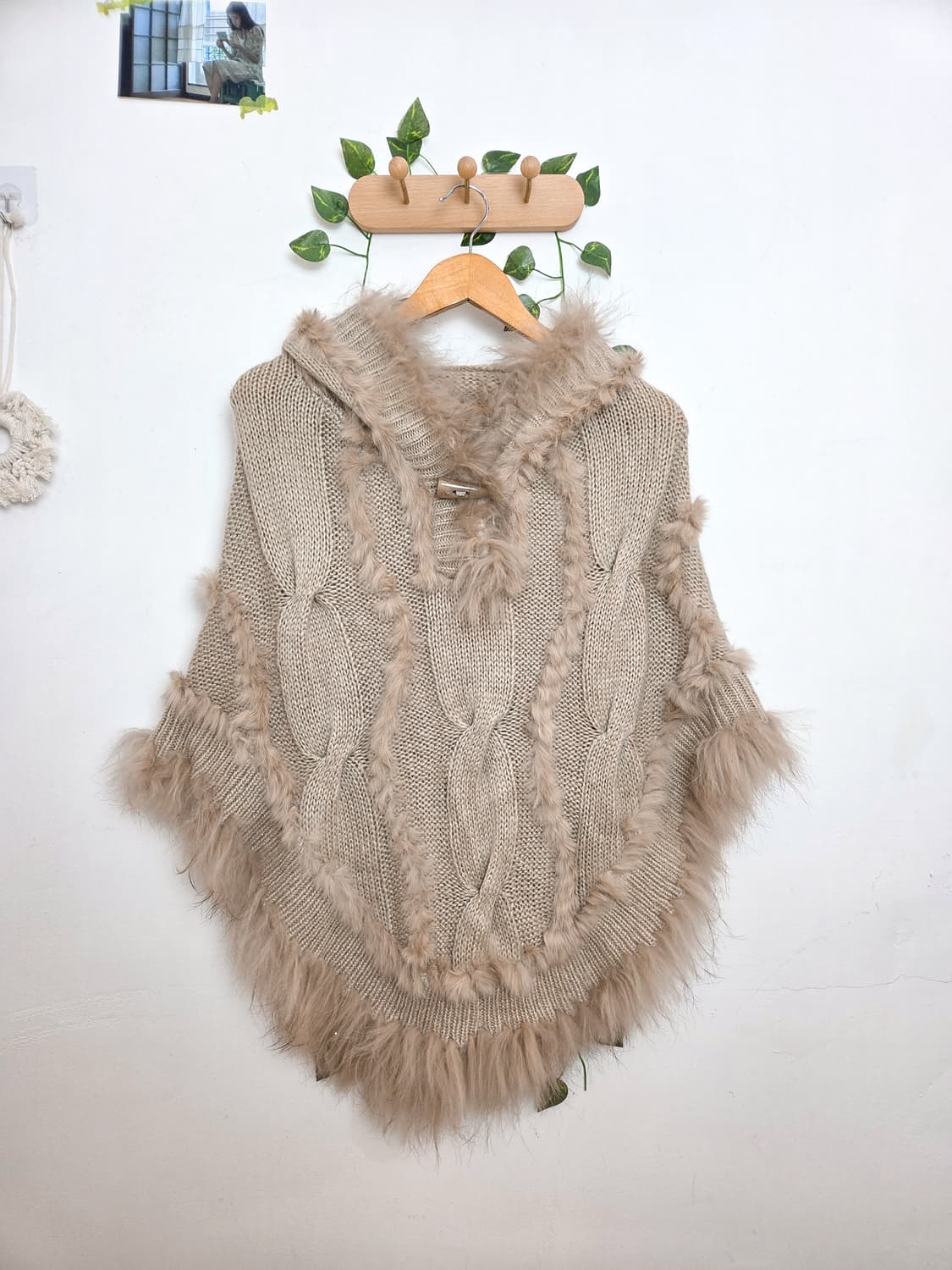 여리 퍼 트리밍 케이프 니트 상품이미지1