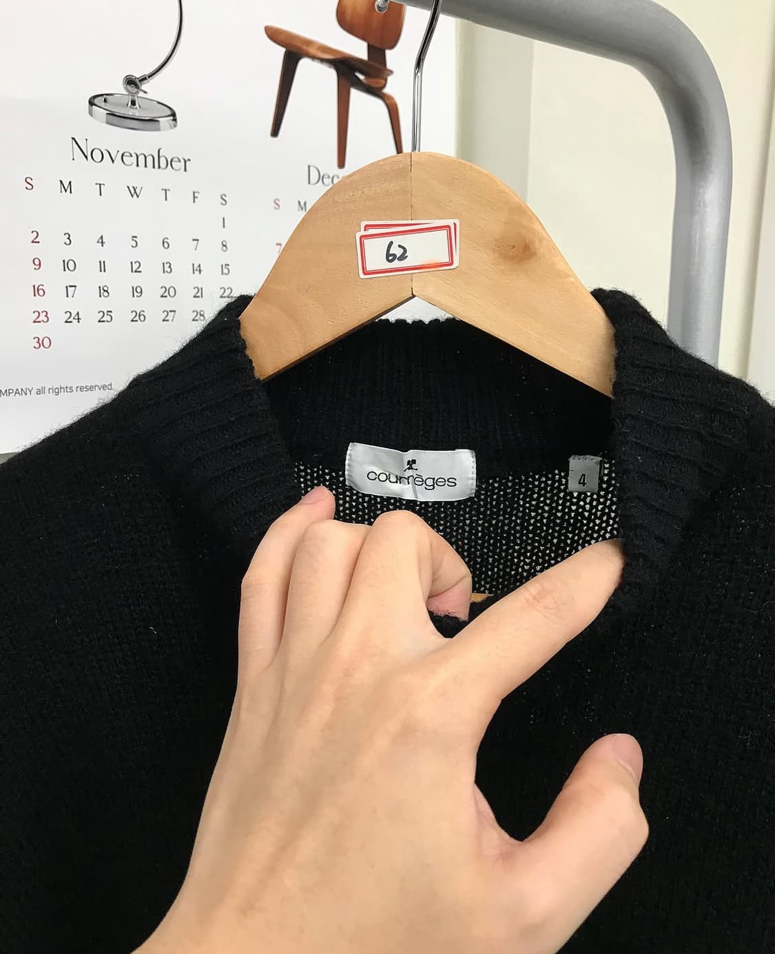 꾸레쥬 가죽 로고 모크넥 울 니트 상품이미지2