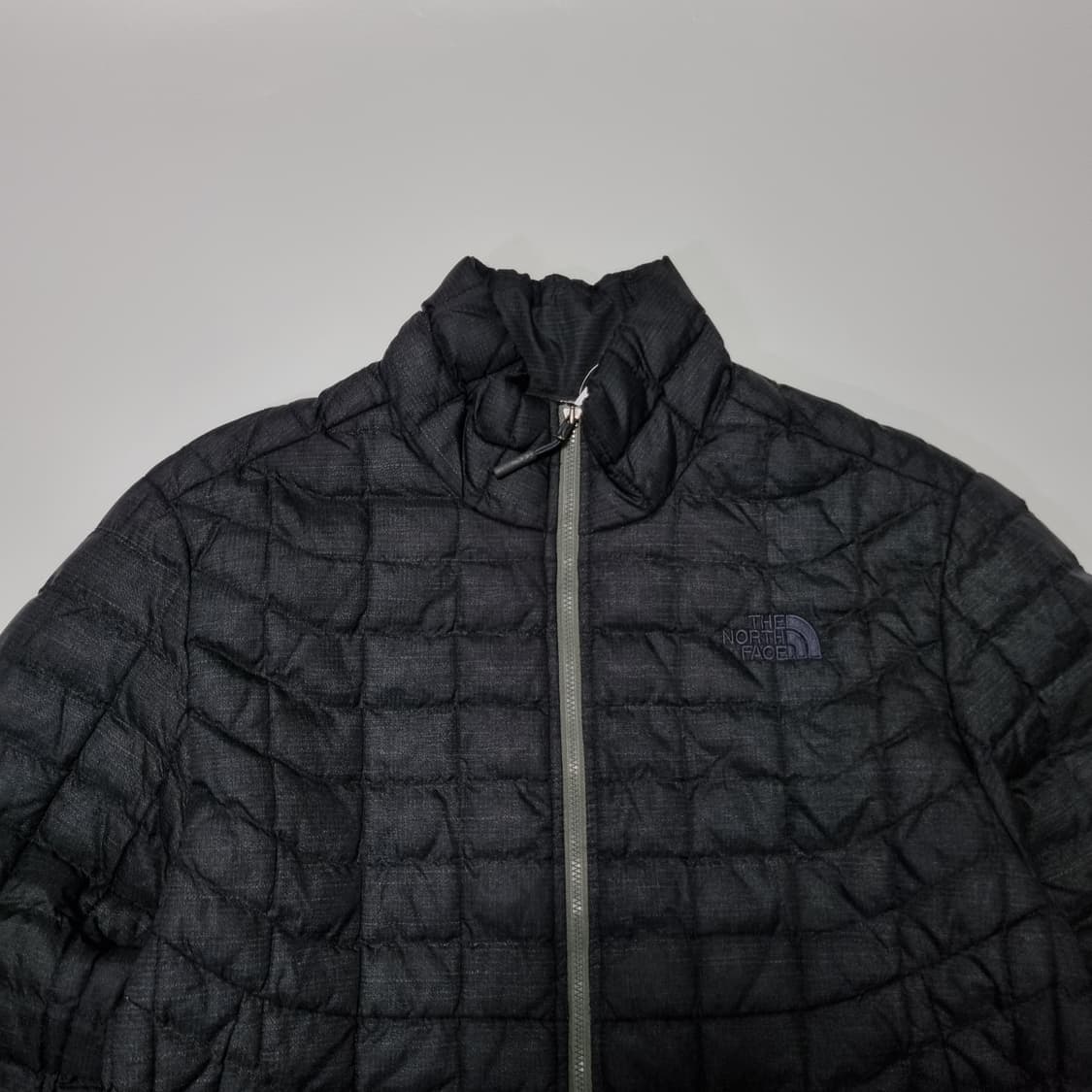 노스페이스 써모벌 경량패딩 그레이 상품이미지3