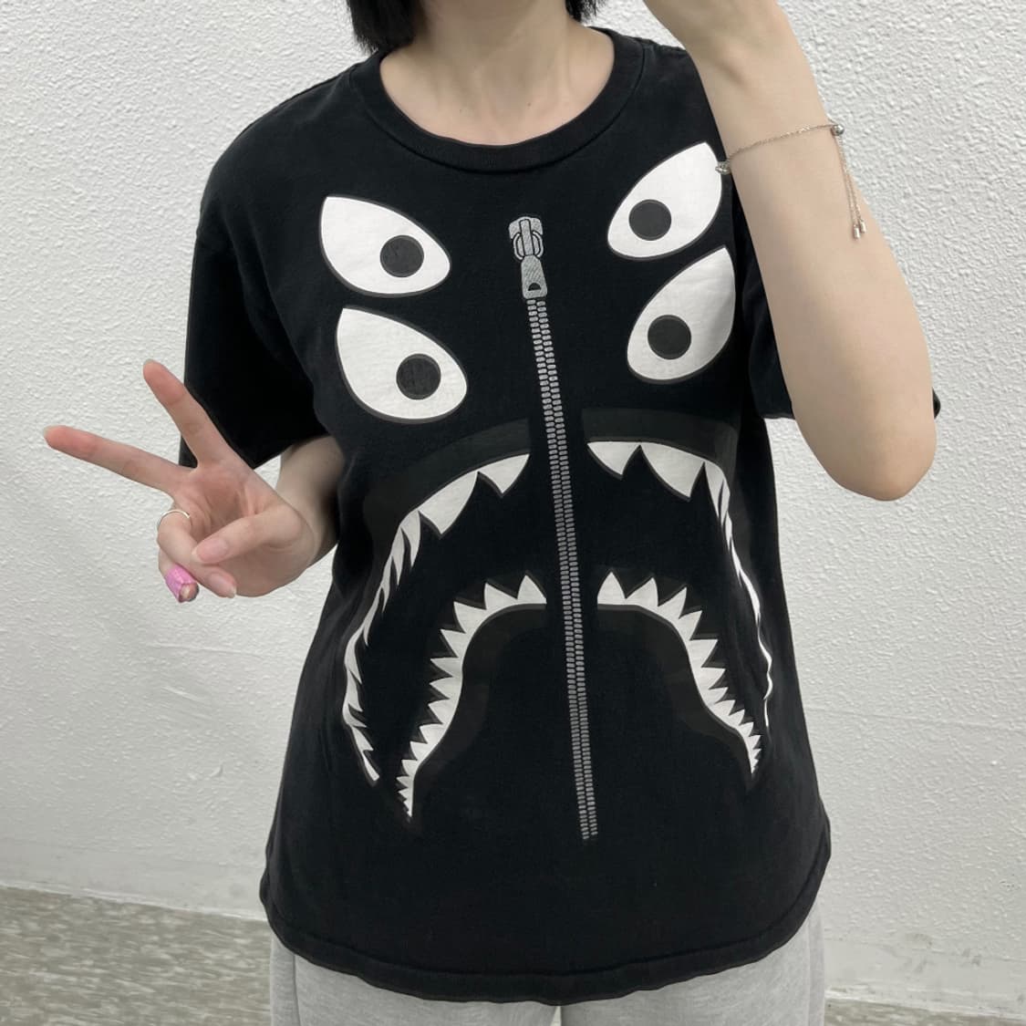 베이프 바운티헌터 샤크 블랙 반팔 상품이미지4