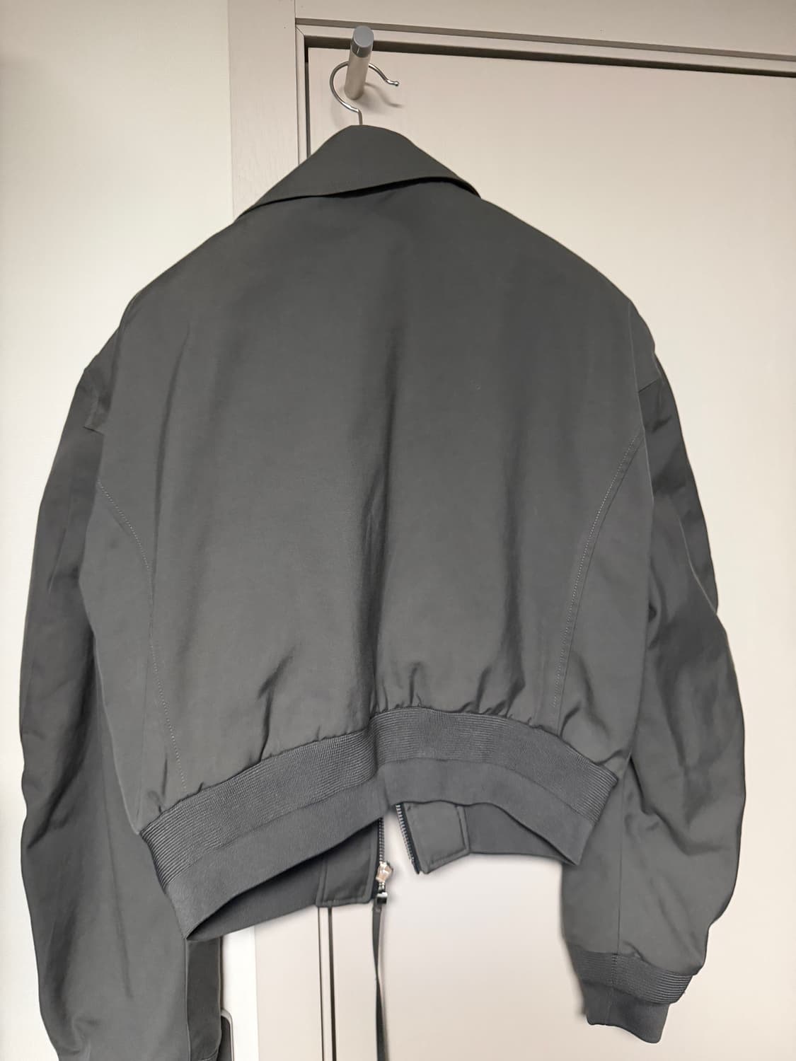 렉토 25ss 지퍼 디테일 스트릭쳐 팀 붐버 자켓 차콜 그레이 L siz 상품이미지2