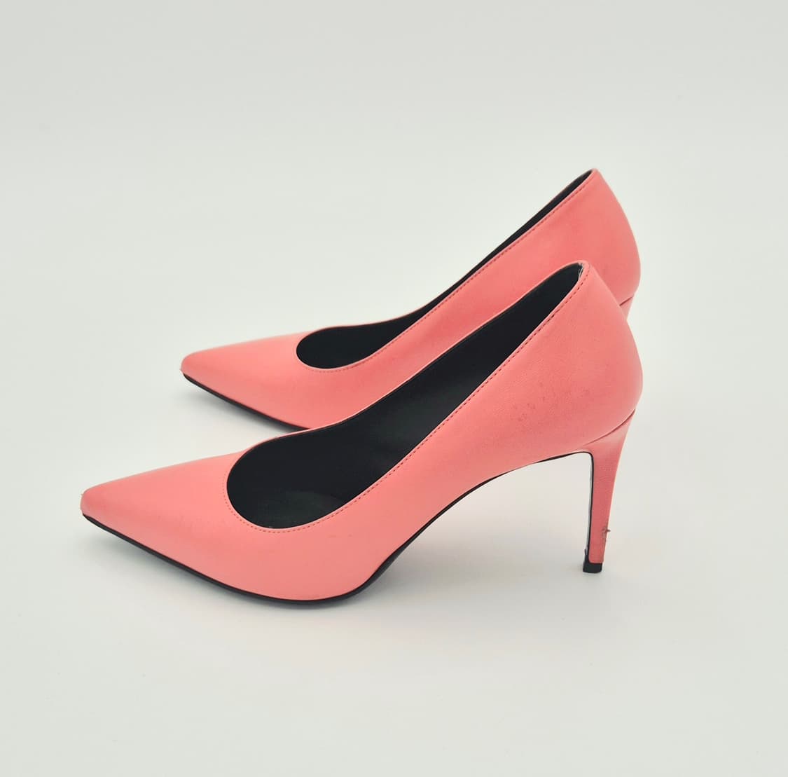 생로랑 핑크 레더 포인트 스틸레토 힐 상품이미지5