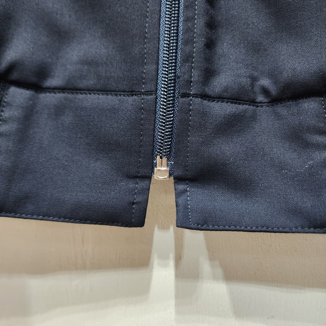 톰브라운 플레인 위브 울 블루종 자켓 4사이즈 백화점판 상품이미지8