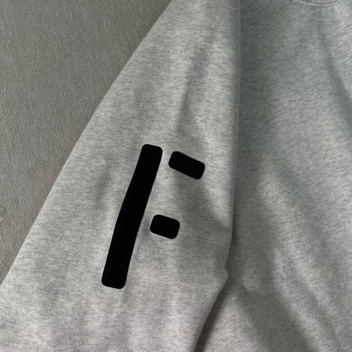 100 피오갓 에센셜 사이드 FG로고 맨투맨  상품이미지3