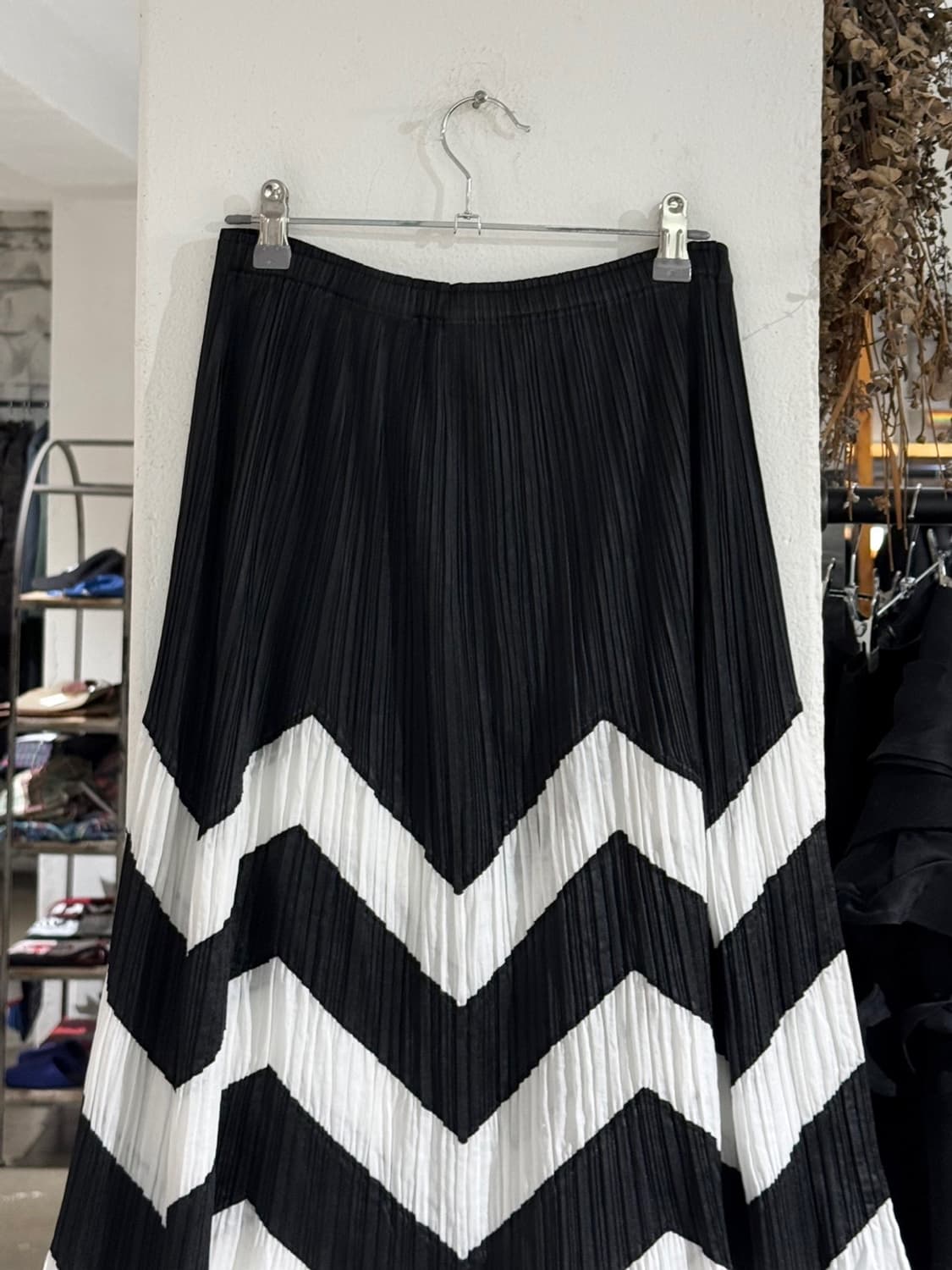 플리츠플리즈 화이트 블랙 플리츠 롱 스커트  상품이미지5