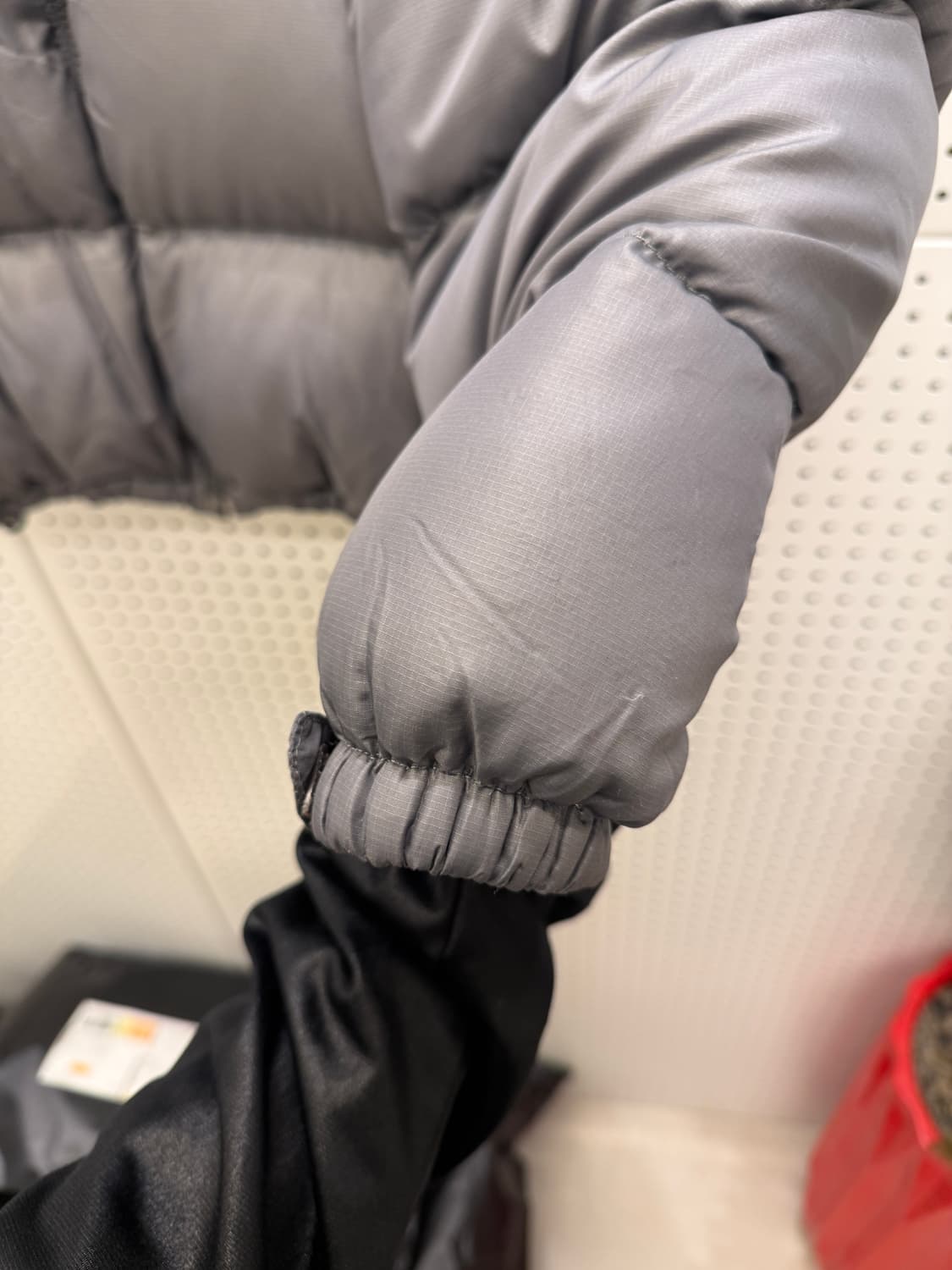 노스페이스 레트로 눕시 다운 푸퍼 패딩 그레이 U60 상품이미지4