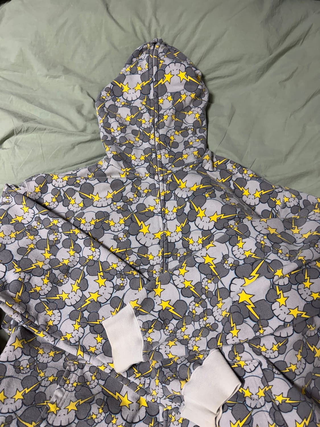 2005 BAPE x KAWS Cloud Camo Hoodie XL 상품이미지2