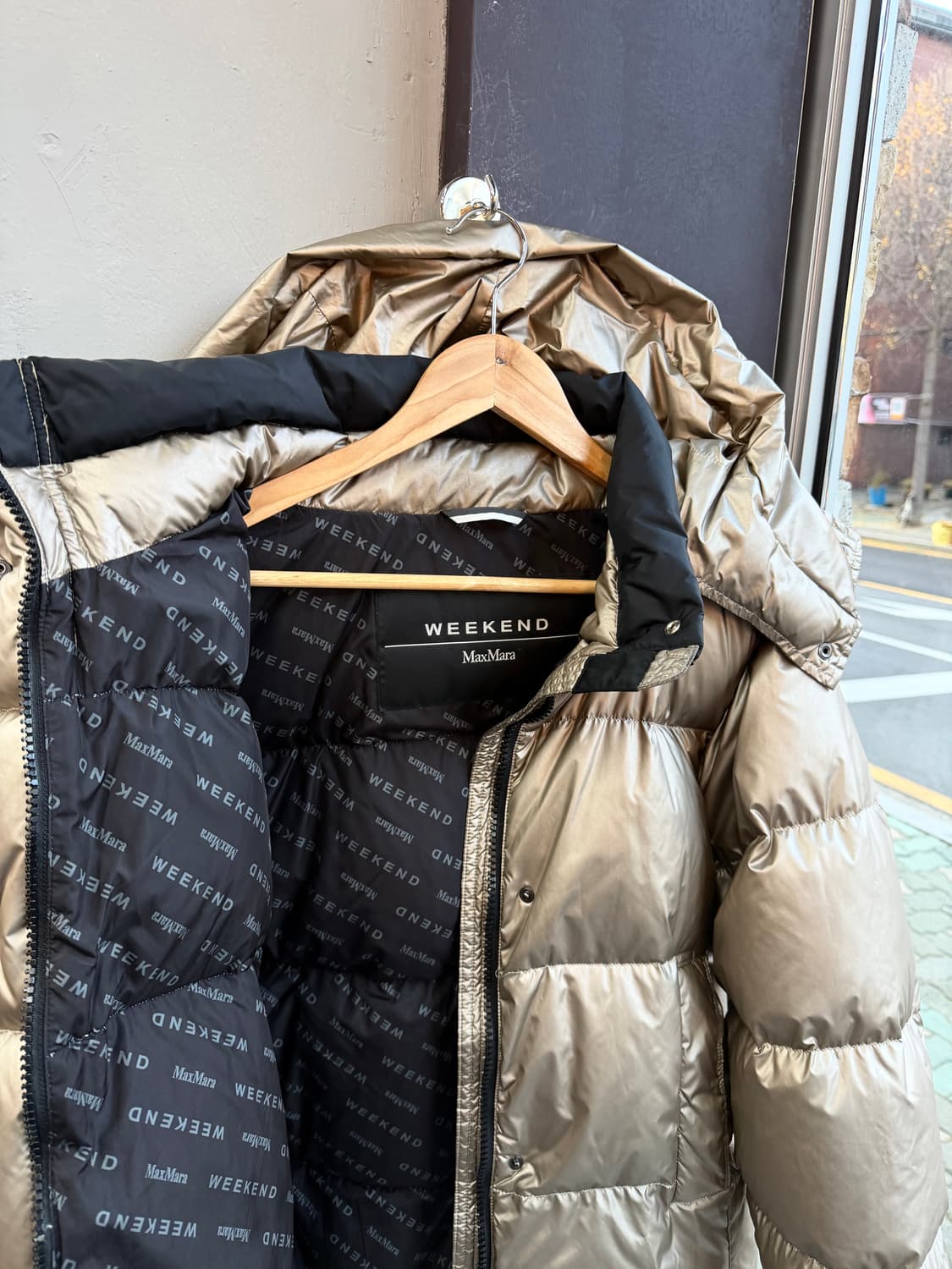 42/ 막스마라 유광 푸퍼 후디드 다운패딩 상품이미지6