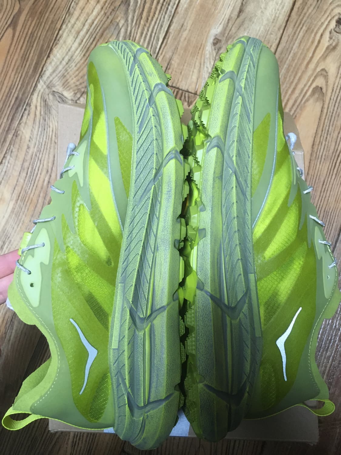 호카 새티스파이 마파테스피드4 라이트 설퍼 판매합니다 상품이미지6