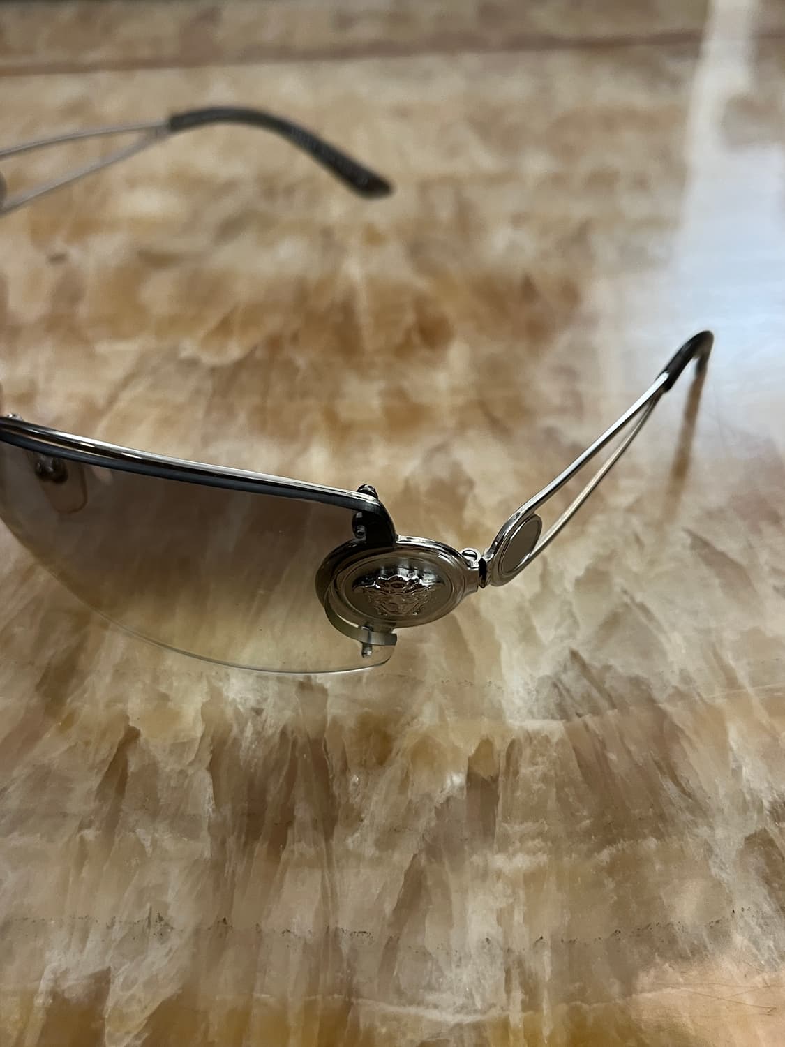 베르사체 림리스 선글라스 상품이미지2