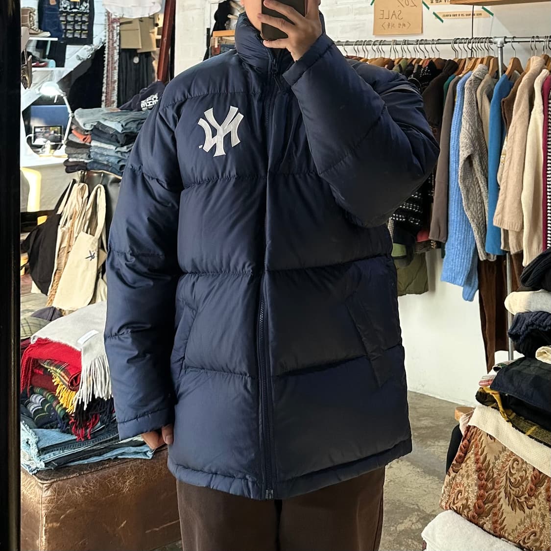 (착용컷) MLB 뉴욕 양키스 덕다운 패딩 점퍼 (남성용 105) 상품이미지3