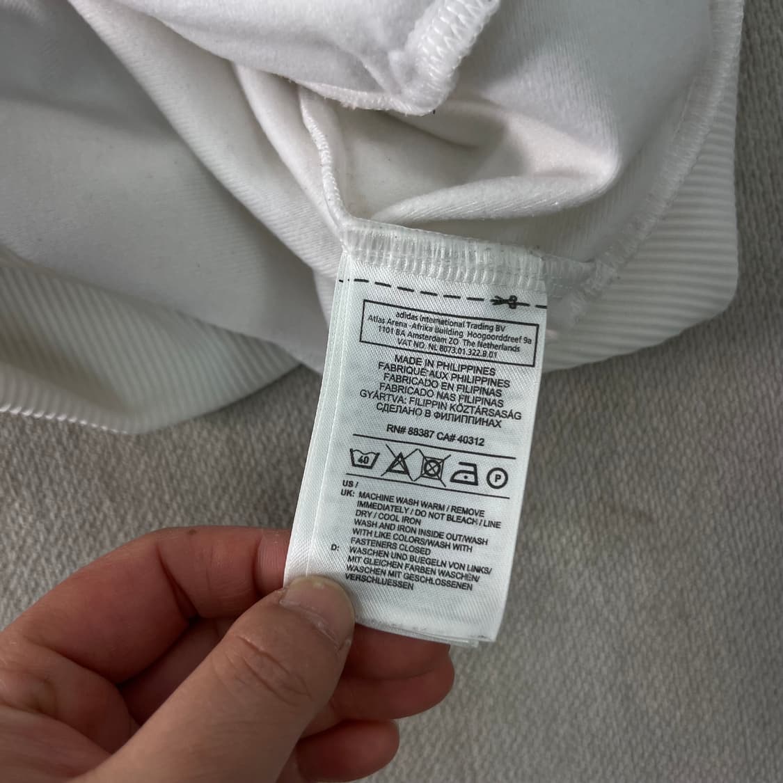 105 아디다스 초대장급 흰하 시나몬롤 트랙탑 져지  상품이미지3