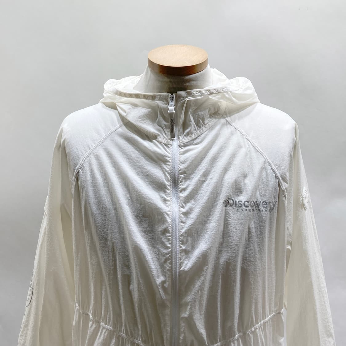 디스커버리 남성 경량바람막이 95 영구제 상품이미지2