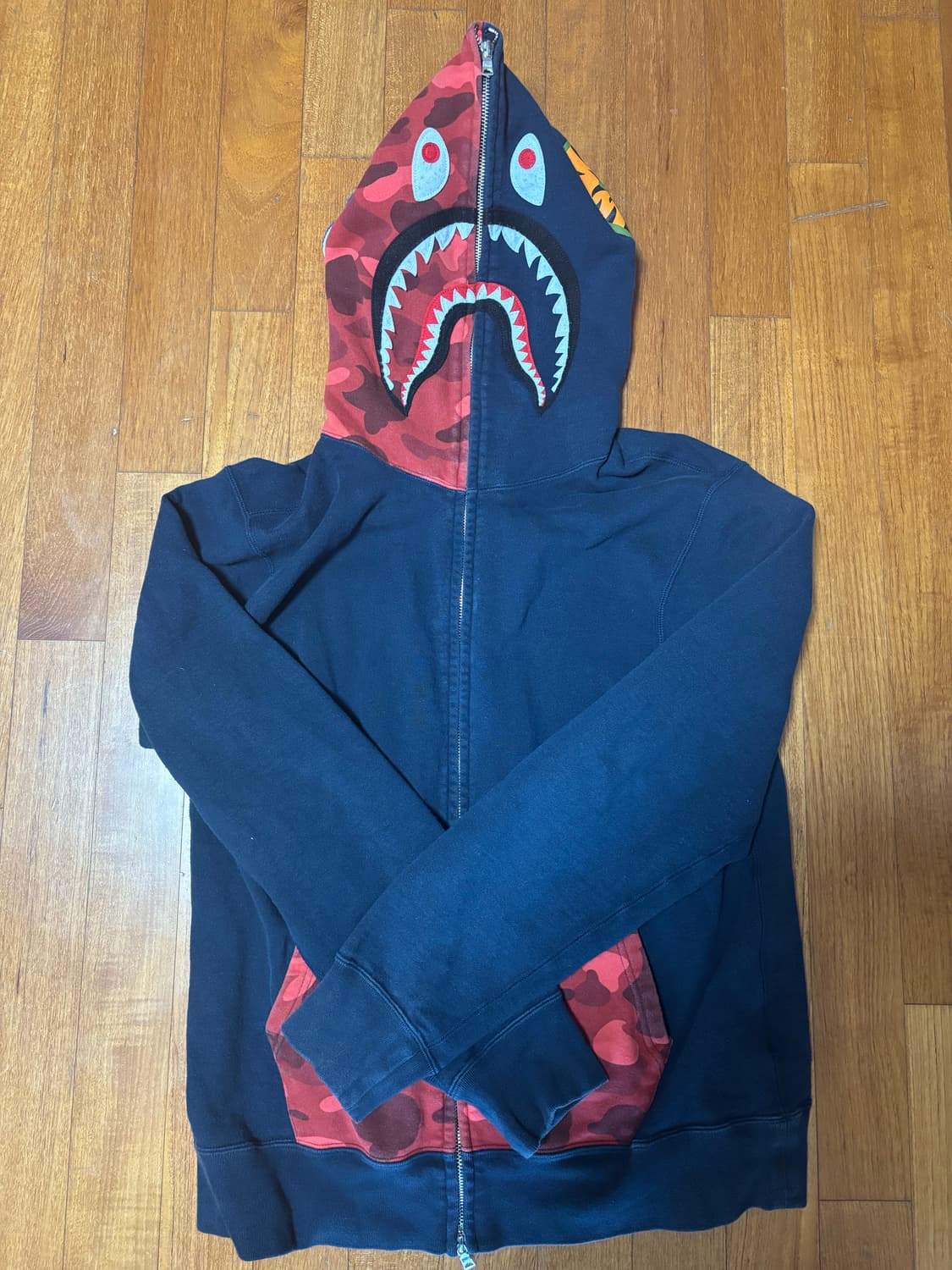 베이프 22시즌 샤크집업 상품이미지1