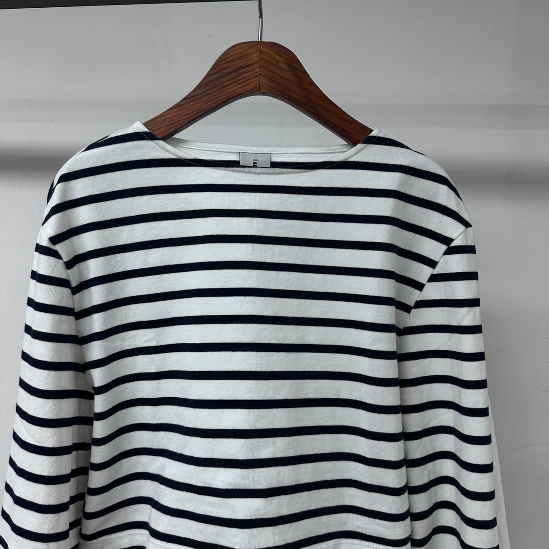 럭키마르쉐 스트라이프 크롭 긴팔 티셔츠 M사이즈 J33 상품이미지2