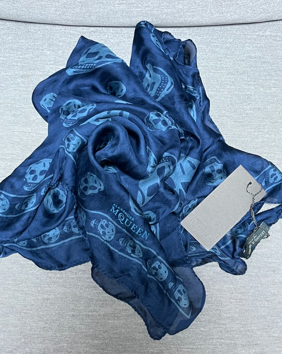 @새상품@ 알렉산더 맥퀸 스컬 실크 스카프 상품이미지2