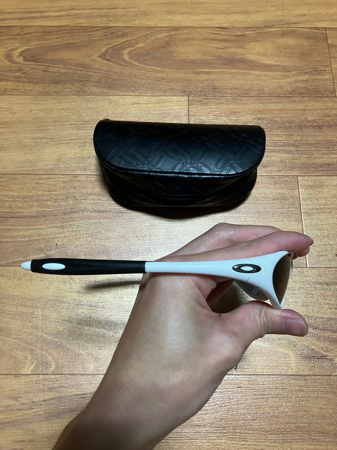 오클리 미뉴트 1.0 새렌즈 펄화이트 상품이미지2