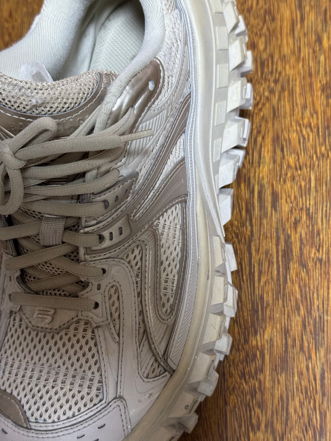 [41]발렌시아가 베이지 디펜더 상품이미지9