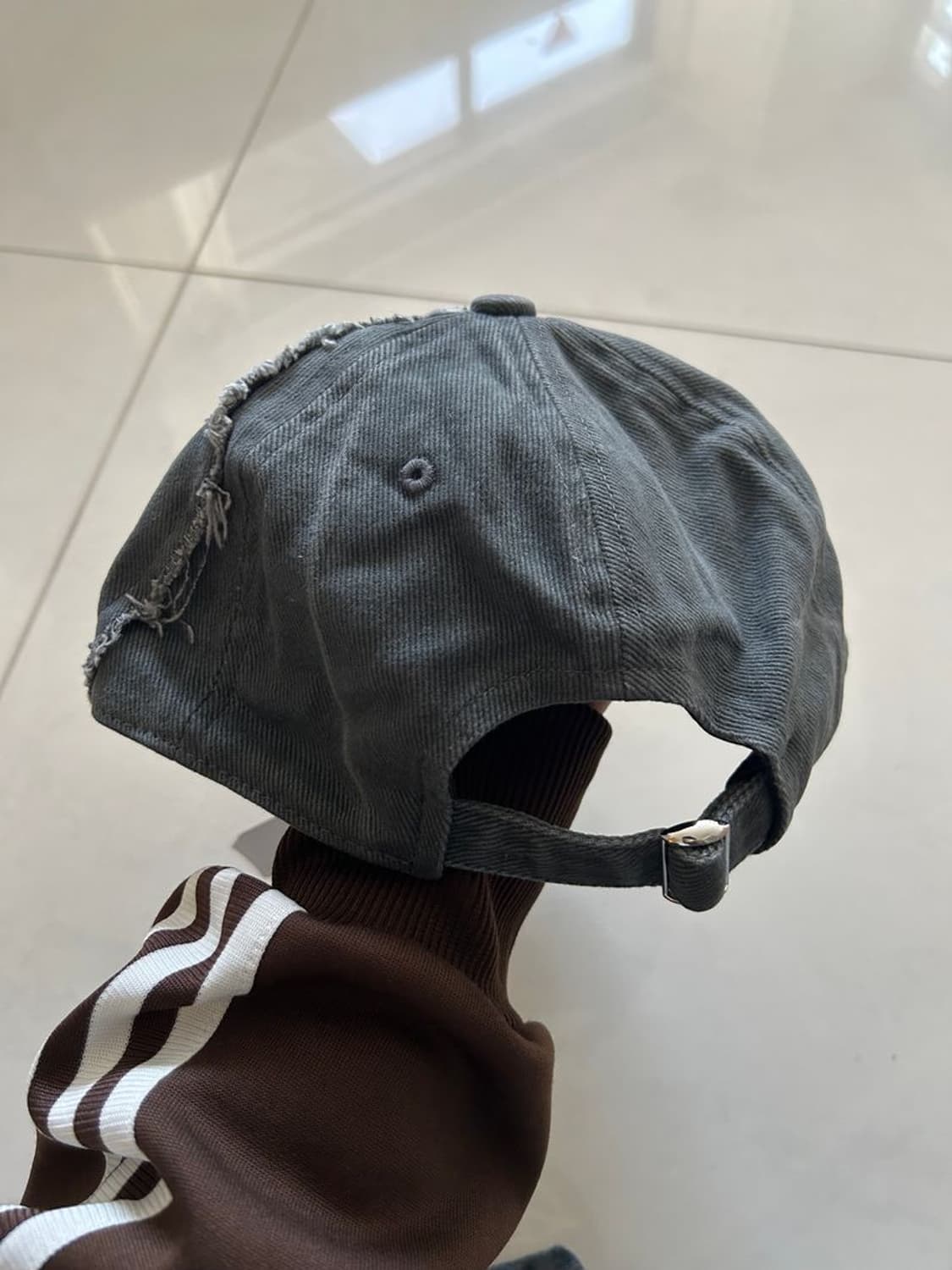 OLD ENGLISH LOGO CAP 올드 잉글리시 로고 캡 상품이미지2