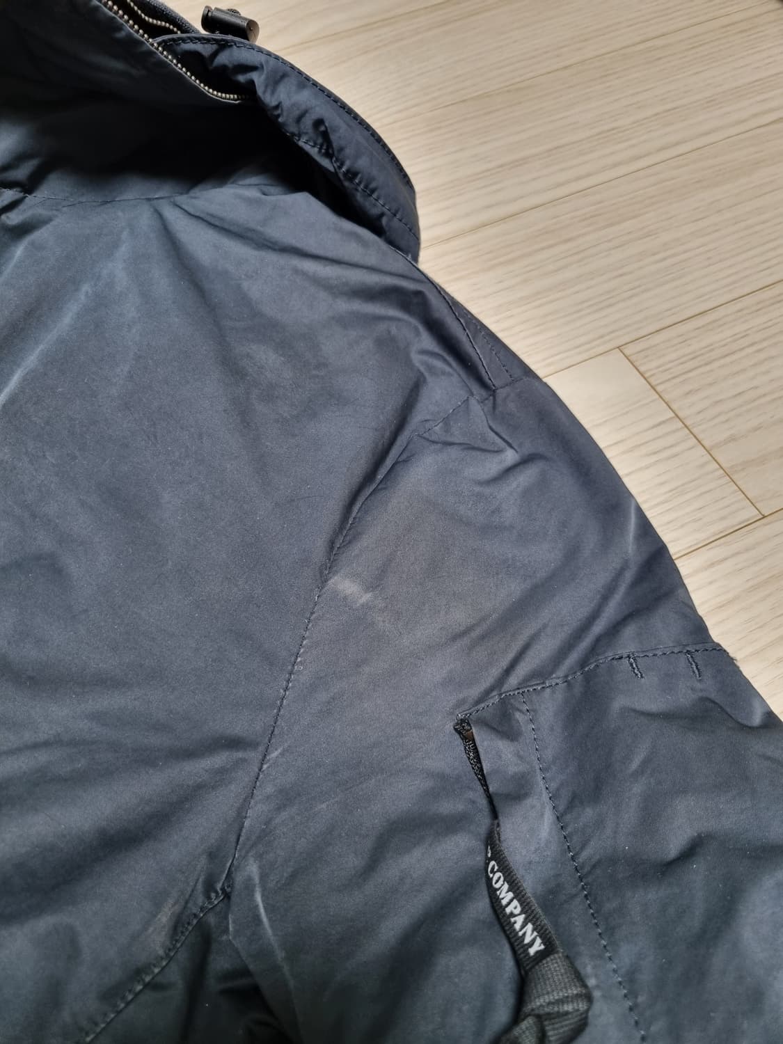 cp컴퍼니 패딩 봄버자켓 상품이미지7