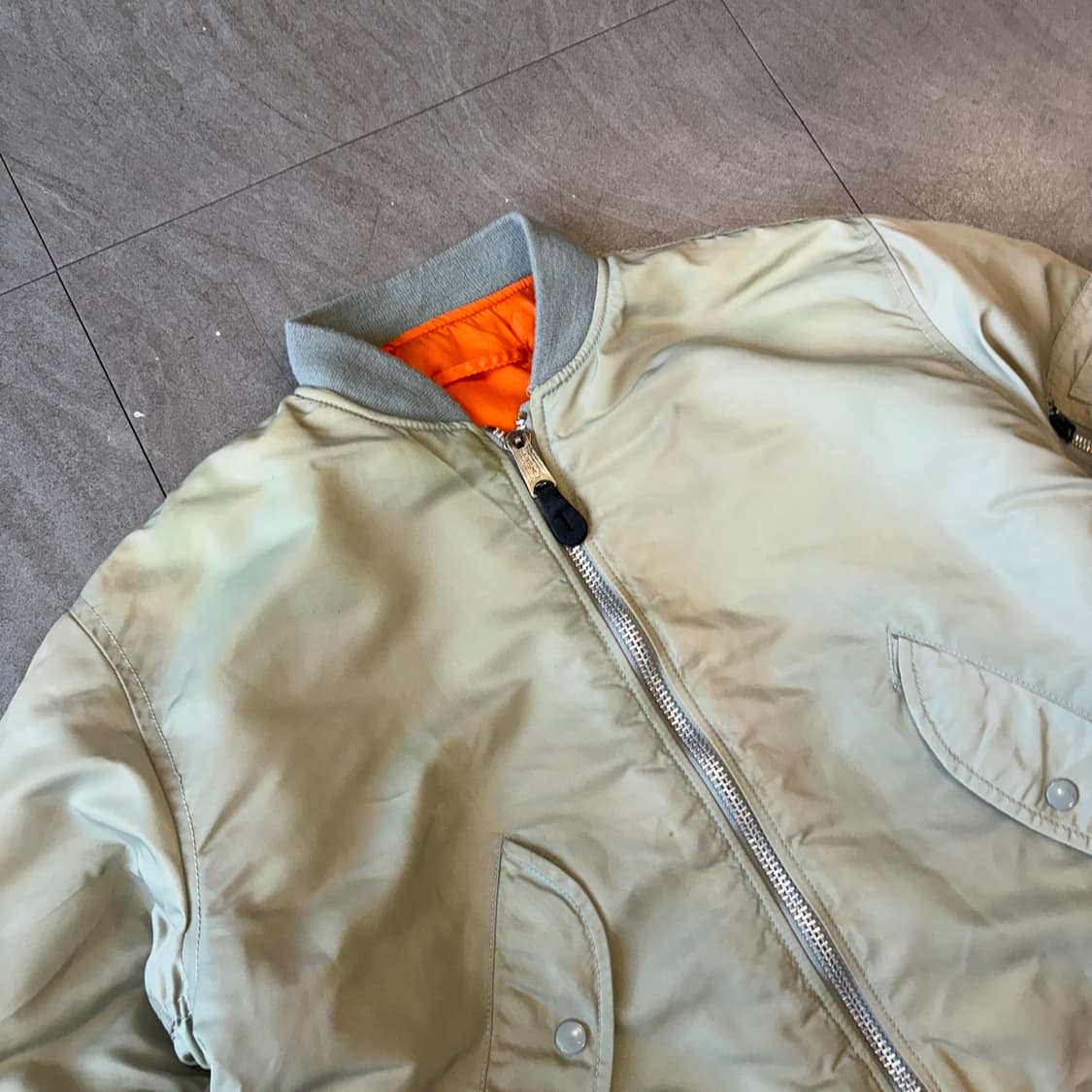 90년대 생산 알파인더스트리 라이트그레이 양면 ma-1 자켓 상품이미지2