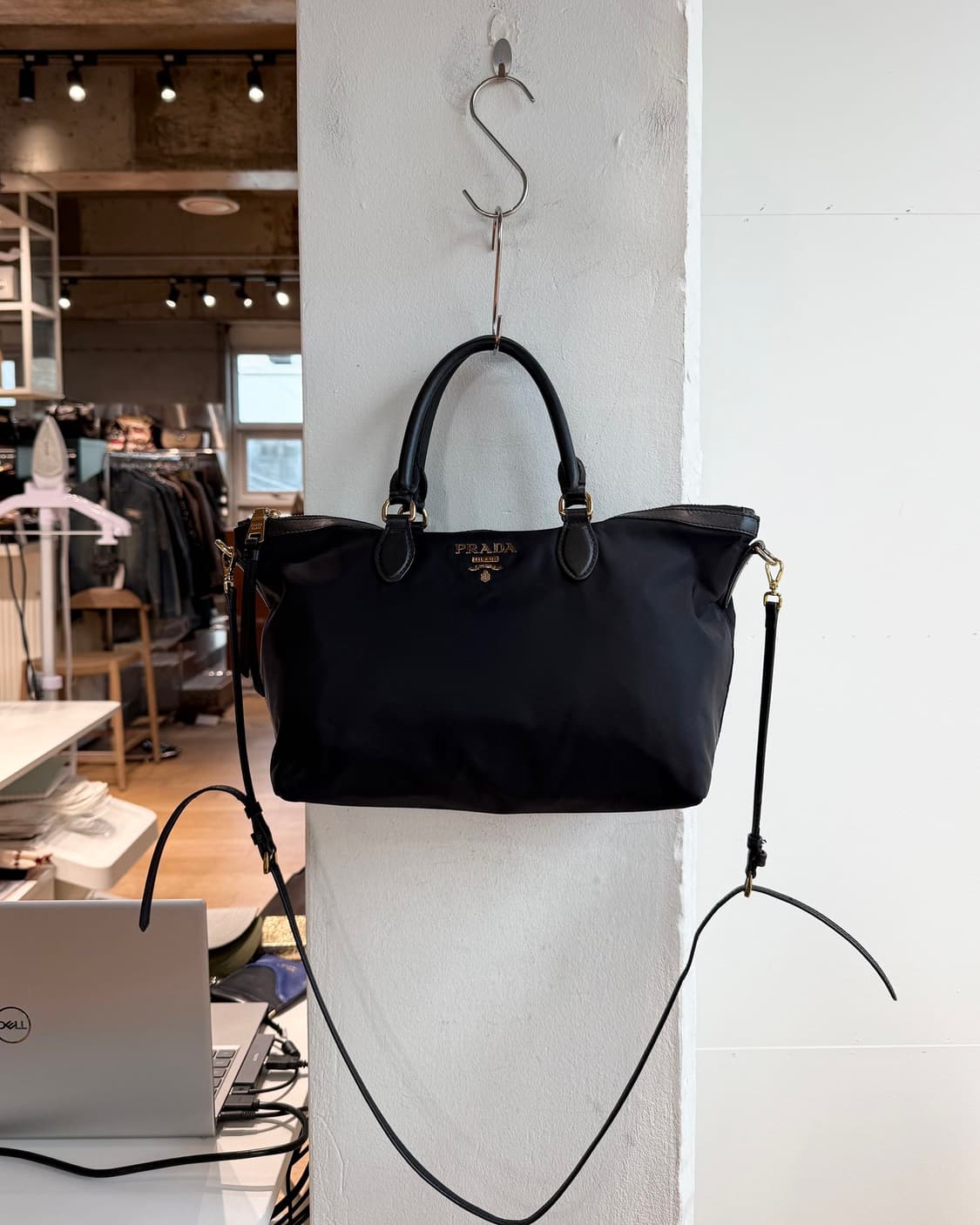 프라다 블랙 테수토 포코노 나일론 2WAY 토트백 상품이미지2