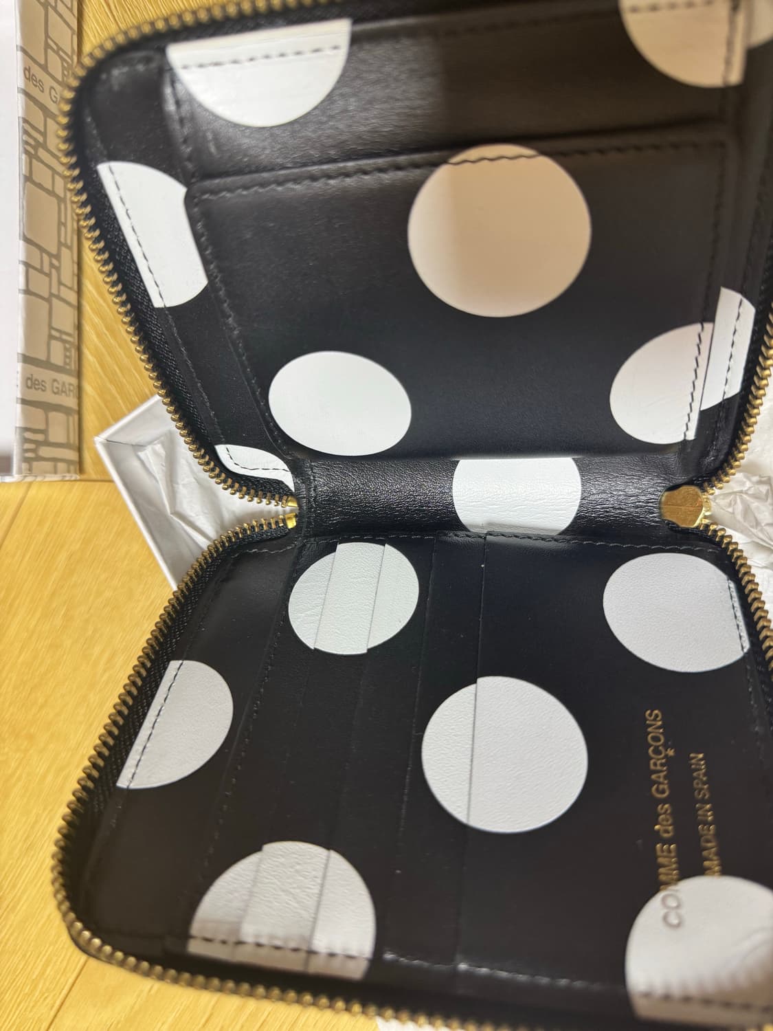 꼼데가르송 도트 반지갑 상품이미지4
